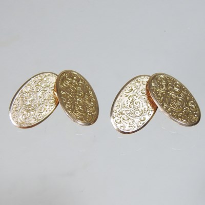 Lot 25 - A pair of 9 carat gold cufflinks