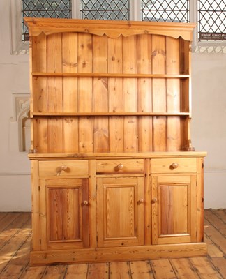 Lot 752 - A pine kitchen dresser