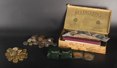 Lot 148 - A collection of UK and world coins, including...