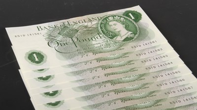 Lot 263 - Bank of England series C one pound banknotes:...
