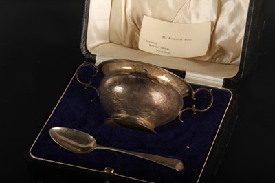 Lot 101 - A George V silver sugar bowl, Birmingham 1929,...