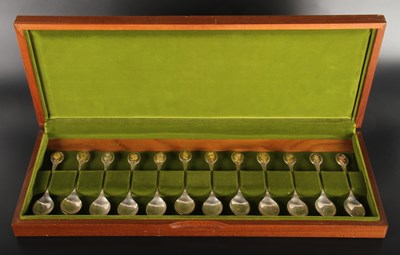 Lot 42 - A set of twelve Royal Horticultural Society...