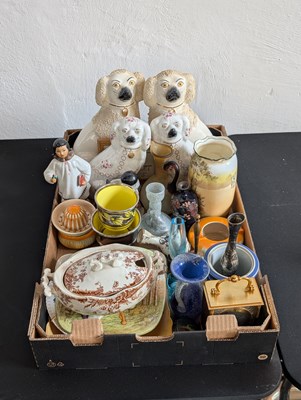 Lot 317 - A collection of miscellaneous items, to...