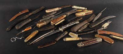 Lot 379 - A collection of vintage knives, to include...