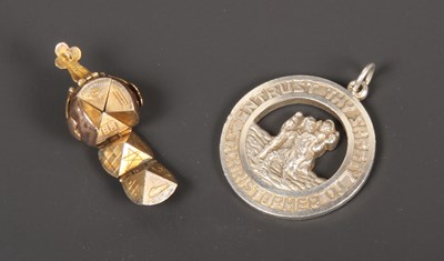 Lot 29 - A 9 carat yellow gold and silver Masonic ball...