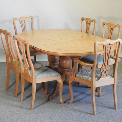 Lot 475 - A pine twin pedestal dining table