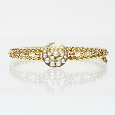 Lot 80 - A 15 carat gold and split pearl bracelet, of...