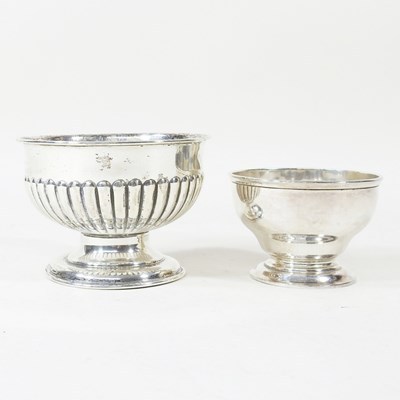 Lot 39 - An Edwardian silver sugar bowl, with gadrooned...