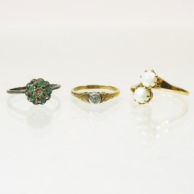 Lot 175 - A 9 carat gold solitaire diamond ring, 2g,...