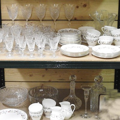 Lot 176 - A collection of glassware