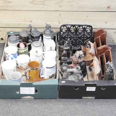 Lot 390 - A collection of decorative china, to include...