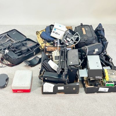 Lot 456 - A large collection of vintage camera equipment,...