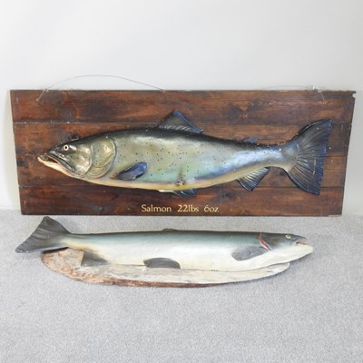 Lot 95 - An exhibition model salmon, mounted on a...