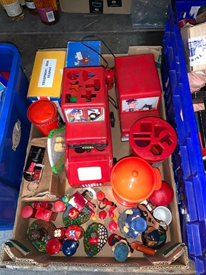 Lot 642 - A large collection of postboxes and other...