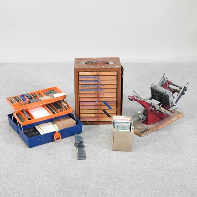 Lot 555 - A letter press with accessories