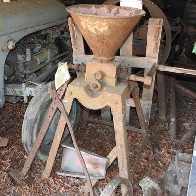 Lot 532 - An early 20th century Bentall & Co corn grinder