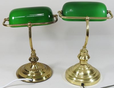 Lot 184 - An early 20th century style brass desk lamp