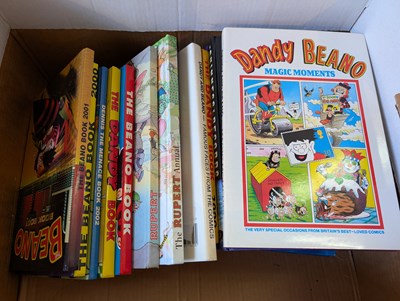Lot 261 - A collection of vintage annuals, to include...