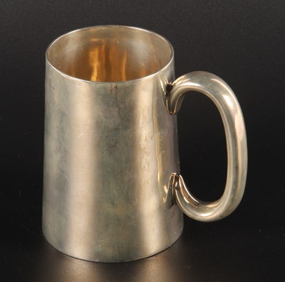 Lot 179 - An Edwardian silver pint tankard, hallmarked...