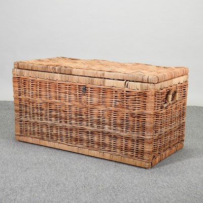 Lot 420 - A wicker basket