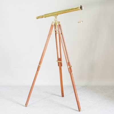 Lot 383 - A modern wooden telescope, 99cm long, on a...