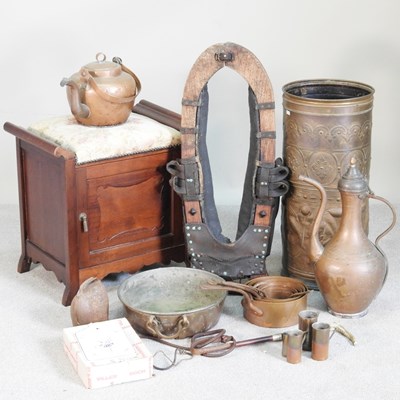 Lot 565 - A collection of copper and metalwares,...