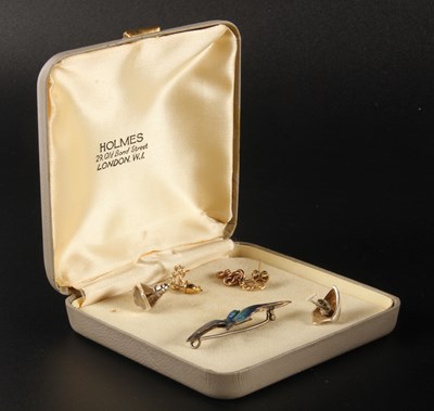 Lot 393 - A collection of mixed jewellery, to include a...