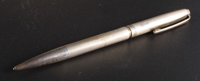 Lot 63 - A silver Yard-O-Led propelling pen, cased,...