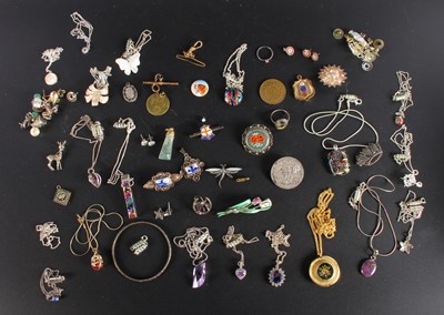 Lot 274 - A collection of mixed jewellery, to include...