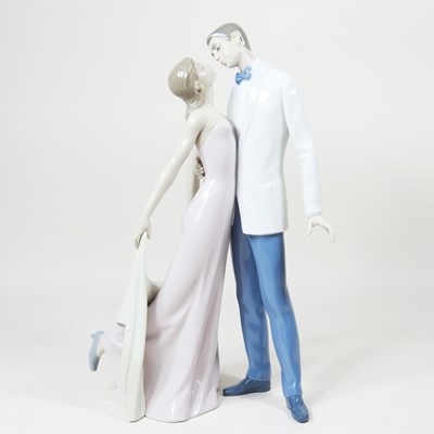 Lot 76 - A Lladro figure group Happy Anniversary, of a...