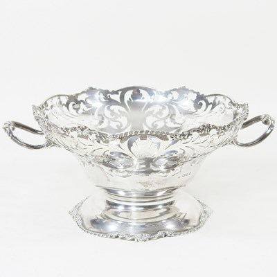 Lot 1 - An early 20th century silver bowl, of pierced...