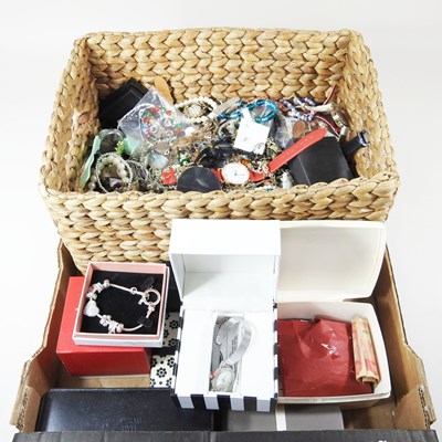 Lot 414 - A collection of costume jewellery and modern...