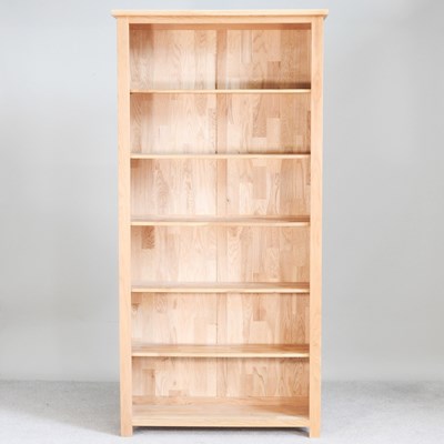 Lot 253 - A modern light oak standing open bookcase