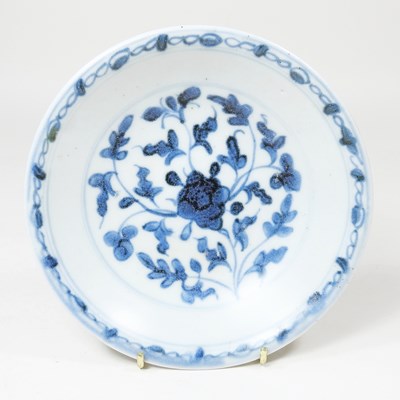 Lot 24 - An 18th century Chinese porcelain blue and...