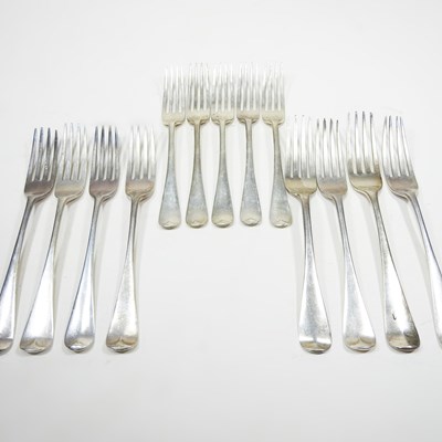 Lot 28 - A matched set of George III and Victorian...
