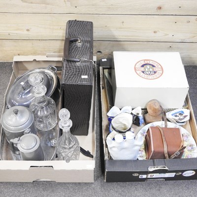 Lot 680 - A collection of glass, together with...