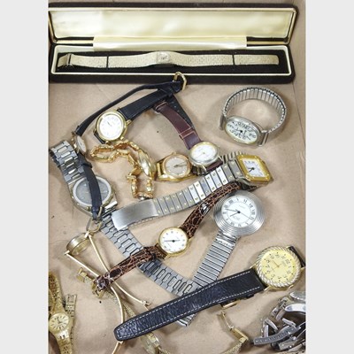 Lot 372 - A collection of various wristwatches