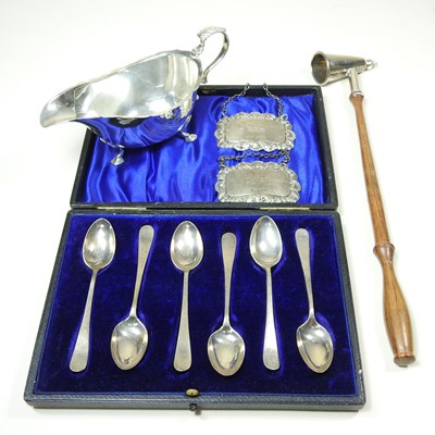 Lot 256 - A set of six Edwardian silver teaspoons,...