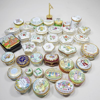 Lot 11 - A collection of Halcyon Days and Crummles...