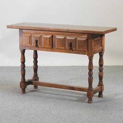 Lot 683 - A modern hardwood side table