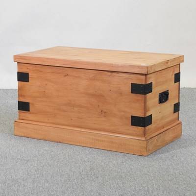 Lot 434 - A modern hand made pine trunk