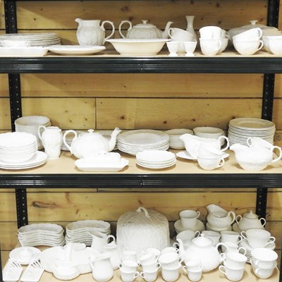 Lot 329 - An extensive collection of Coalport...