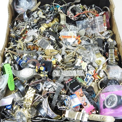 Lot 370 - A large collection of costume jewellery, to...