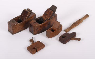 Lot 367 - A collection of vintage block and moulding...