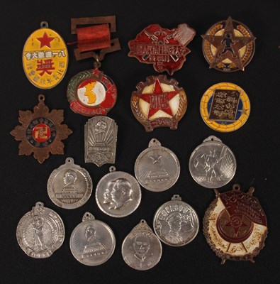Lot 180 - A group of 20th century replica medals, mostly...