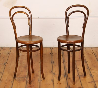 Lot 279 - A pair of early 20th century Thonet-style...