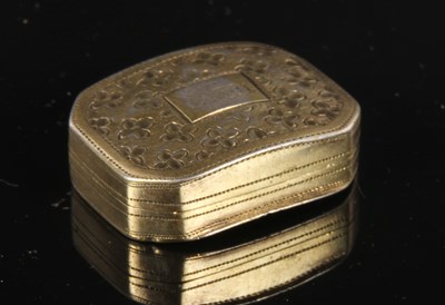 Lot 29 - A George III gilt silver vinaigrette of arched...