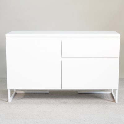 Lot 43 - A modern Danetti gloss white sideboard