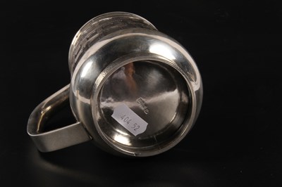 Lot 59 - An Elizabeth II silver tankard or trophy cup,...