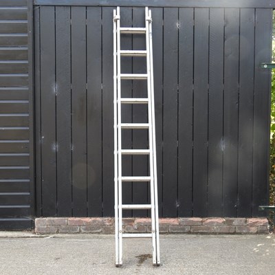 Lot 420 - An aluminium ladder, 425cm high extended